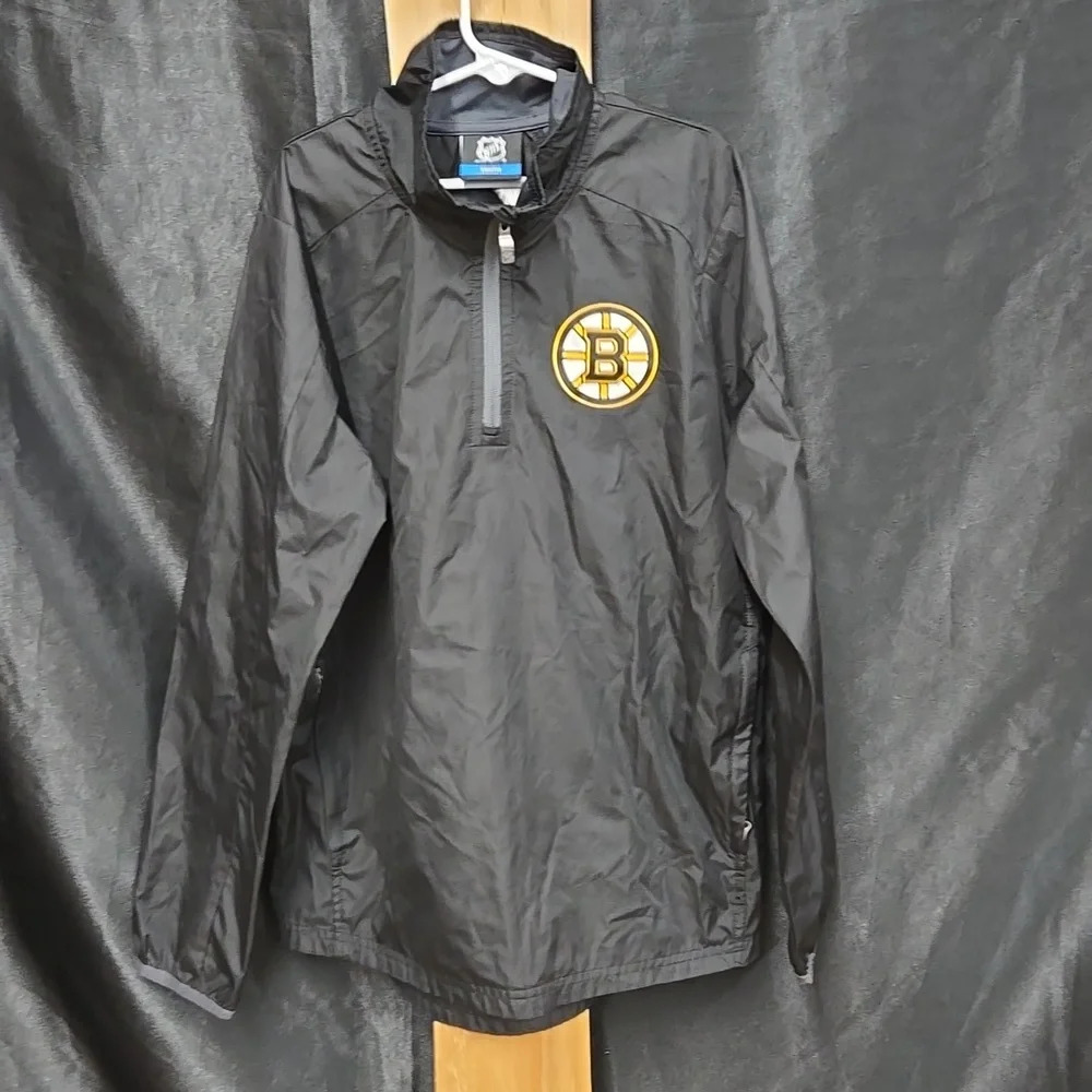 Official NHL BRUINS youth size 8-10 lightweight zip up jacket